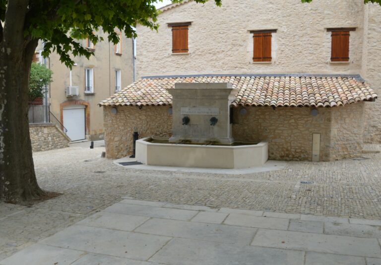 la fontaine de Revest du Bion