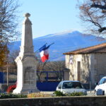 le monument aux morts de Revest du Bion